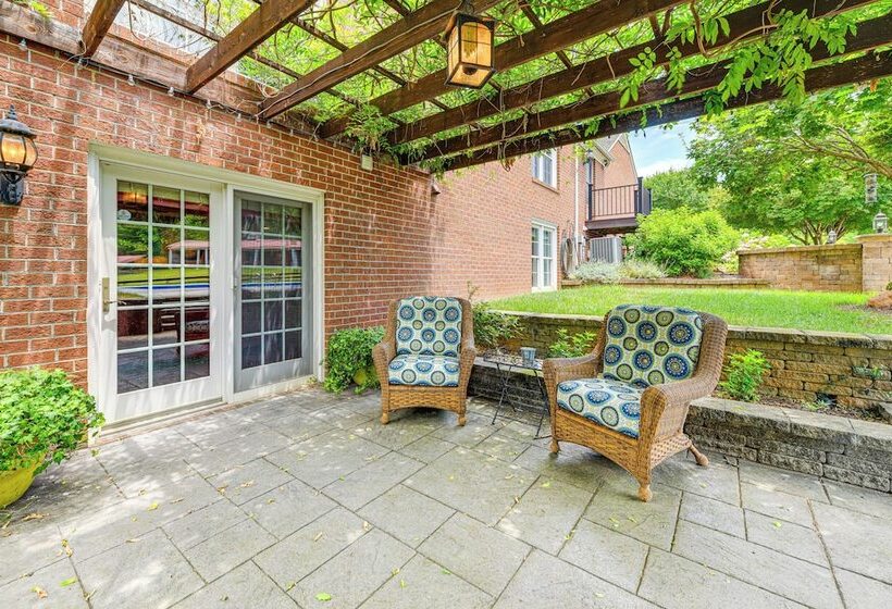 Cozy Louisa Escape W/ Patio + Pool Access!