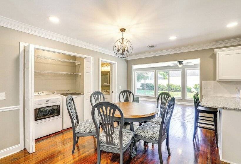 Cute Pawleys Island Home: Swim, Golf, Shop & More!