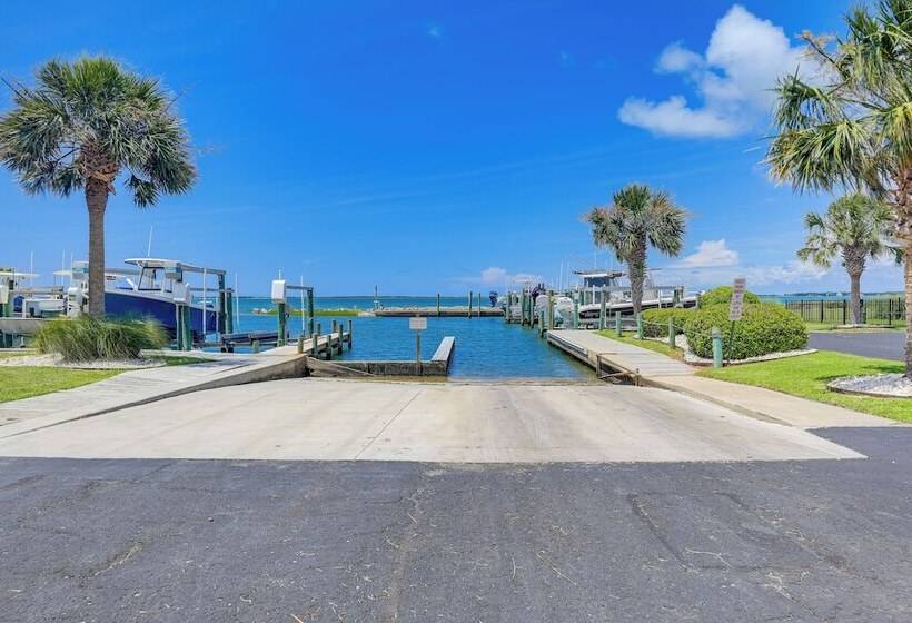 Waterfront Home W/ Screened Porch & Boat Access