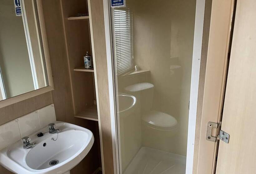 Отель Peaceful Millfield Caravan Park Skegness 4 Bed