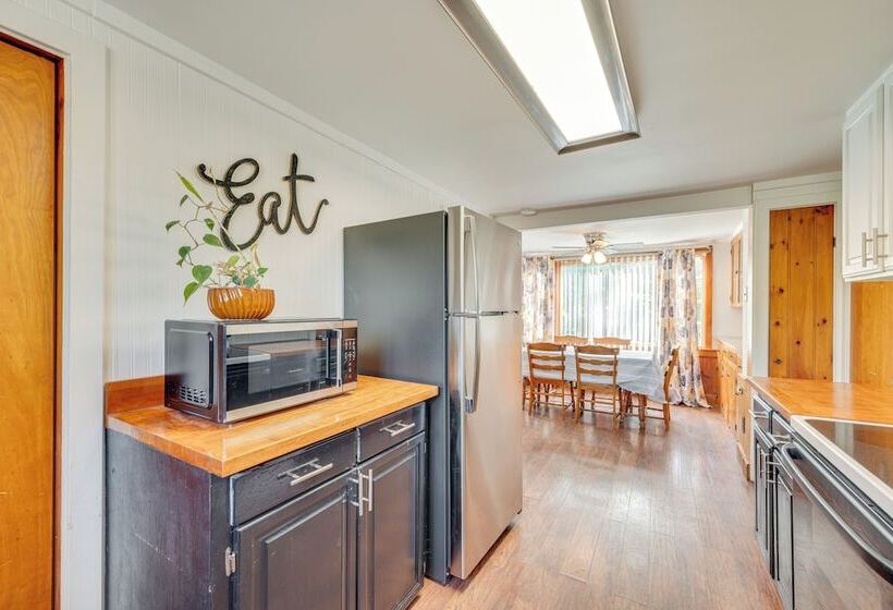 Laconia Resort Home < 2 Mi To Lake Winnipesaukee