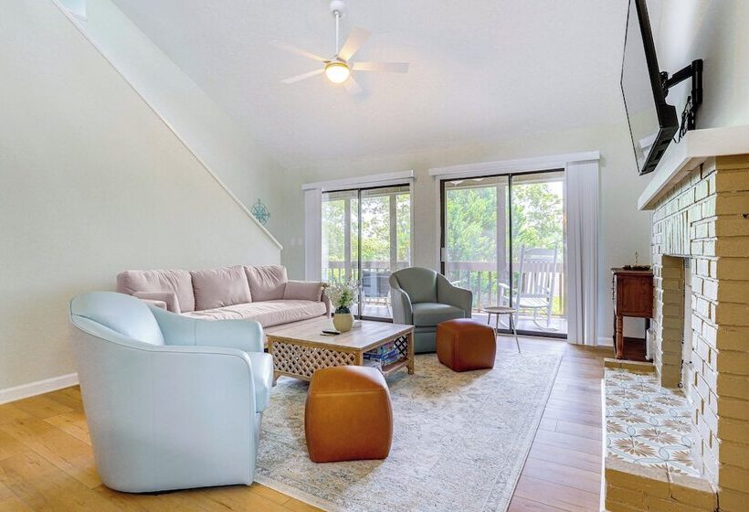 Lovely Waleska Home W/ Screened Deck & Lake Access