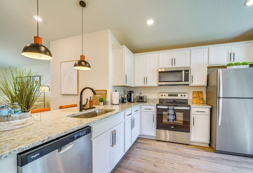 Modern Ocala Retreat   24 Mi To Rainbow Springs!