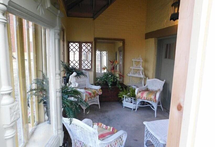 Пансион Box Cottage