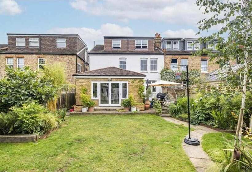 Резиденция London Charm On Connaught Avenue