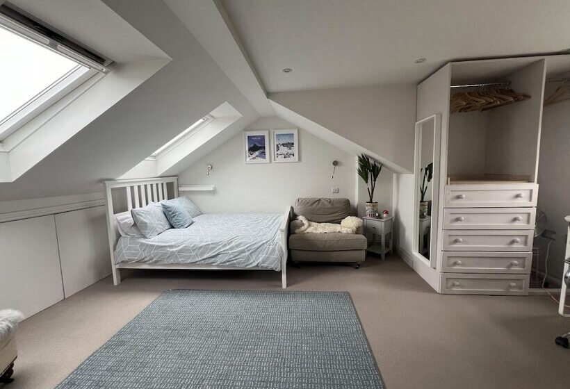 Резиденция London Charm On Connaught Avenue