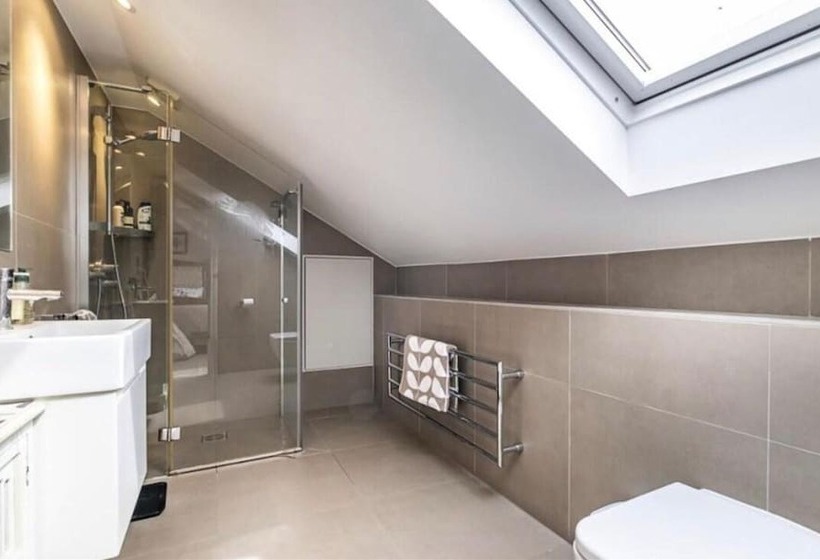 Резиденция London Charm On Connaught Avenue