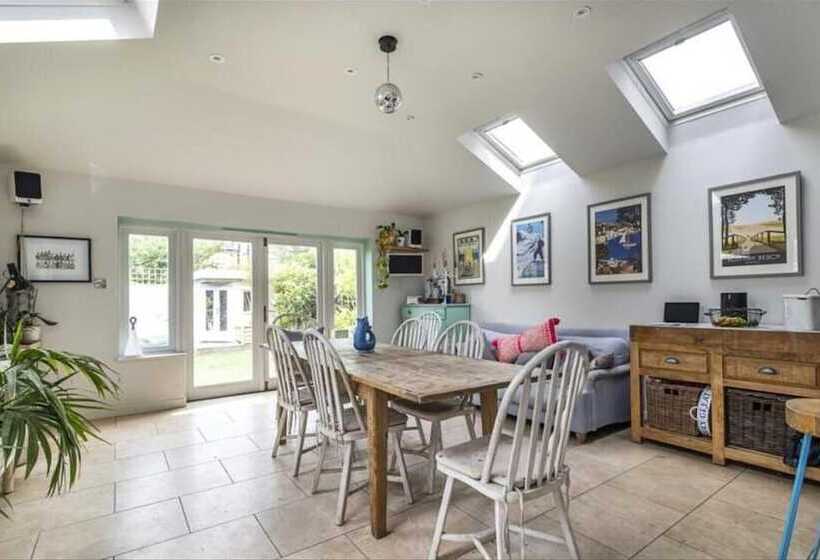 Резиденция London Charm On Connaught Avenue