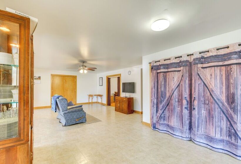 Rural Middlefield Home On Peaceful Working Farm!