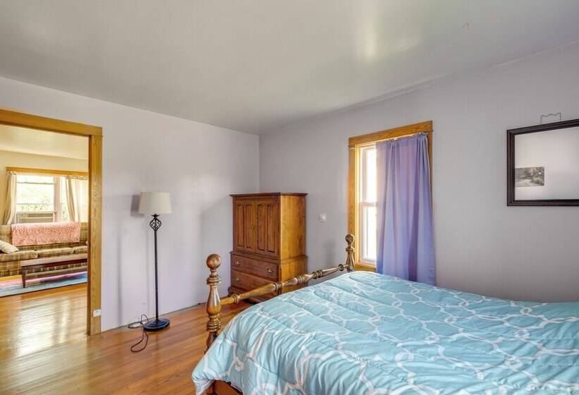 Rural Middlefield Home On Peaceful Working Farm!