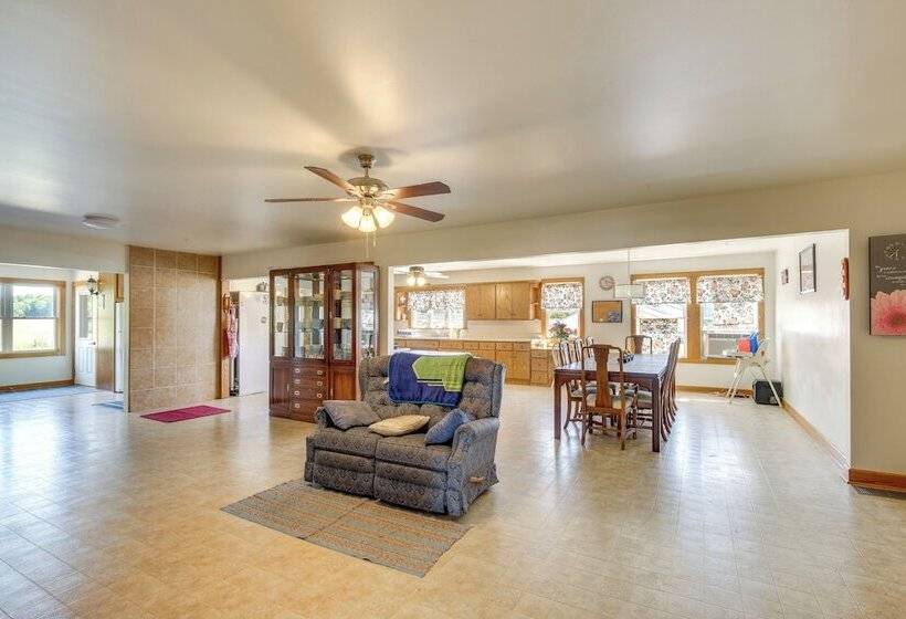 Rural Middlefield Home On Peaceful Working Farm!