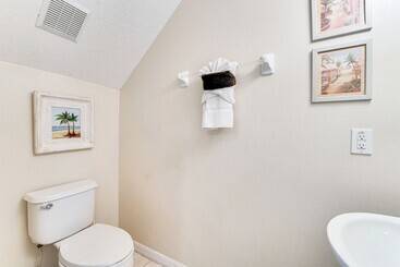 6 Mi To Disney World: Spacious Kissimmee Retreat!