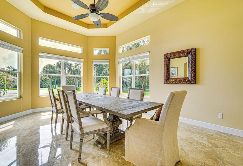 Sunny Sarasota Oasis: Swim, Golf, Shop & More!