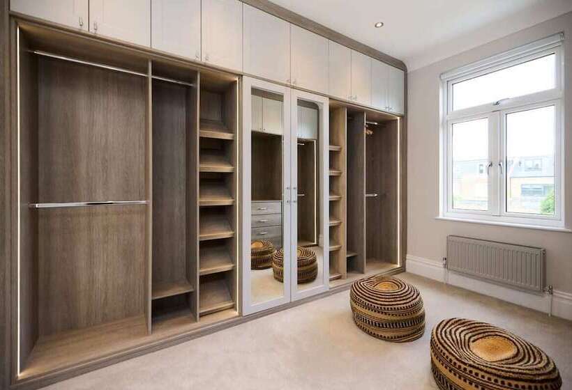 The Roehampton Place   Elegant 5bdr House With Garden + Parking