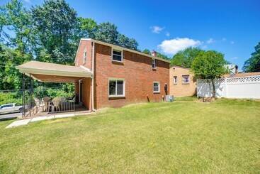 Bright Pittsburgh House W/ Yard: 3 Mi To Downtown!