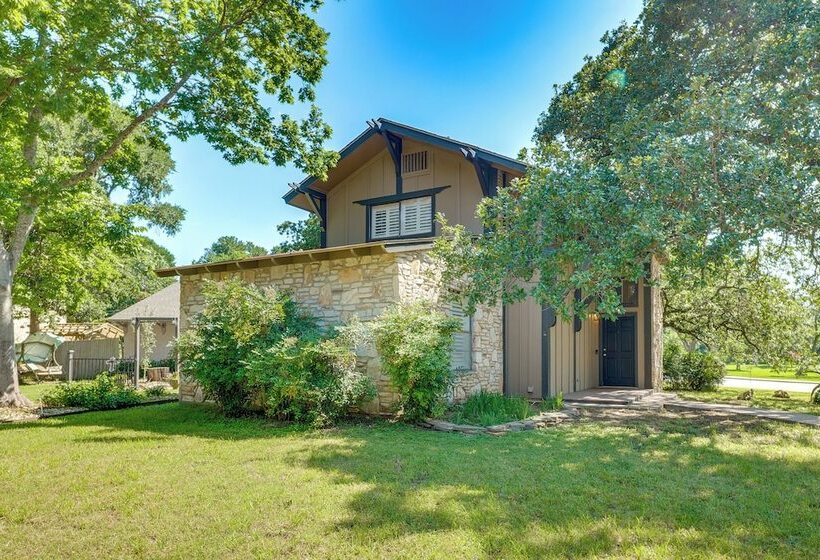 Bryan Home W/ Yard & Deck ~ 4 Mi To Aggieland