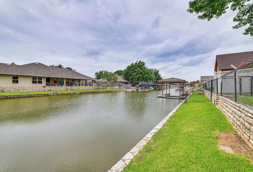 Canal Front Granbury Home W/ Dock Dogs Welcome!