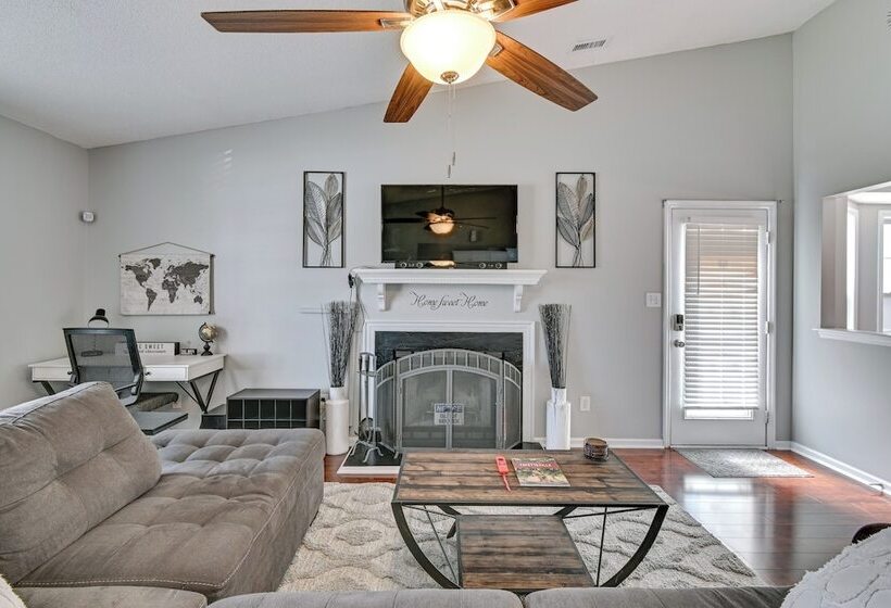 Convenient Hope Mills Home ~ 6 Mi To Fayetteville!