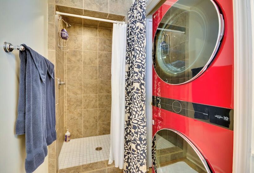 Cozy, Peaceful Cottage   Near Wake Forest!