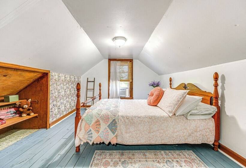 Family Fancy Gap Cottage W/ Deck   Pets Welcome!