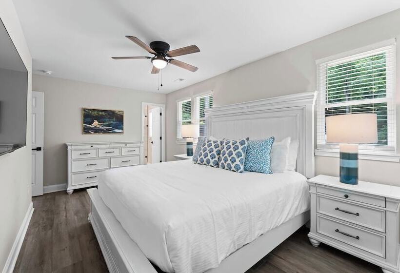 Fireside Fun By Avantstay Sleeps 18 Waterfront + Pool