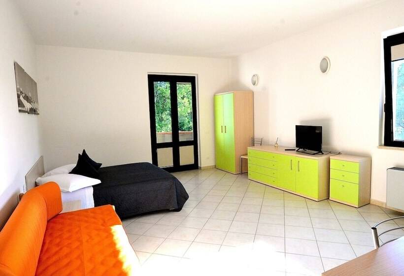 فندق فئة نجمة واحدة Residence Leccio