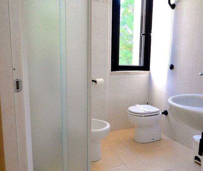 فندق فئة نجمة واحدة Residence Leccio