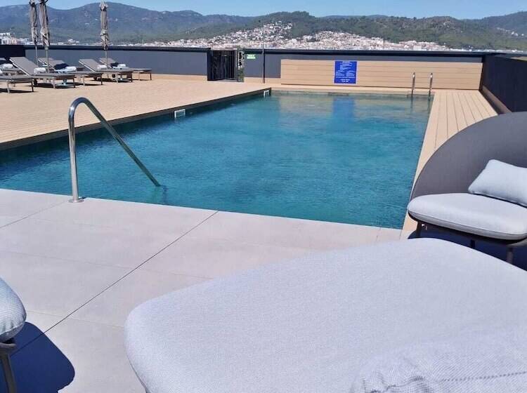 هتل Four Points By Sheraton Barcelona Airport