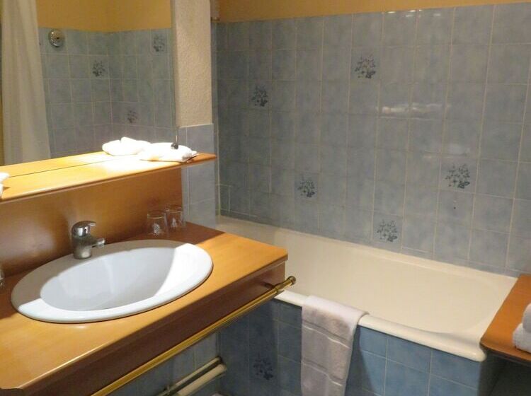 هتل Le Relais De Montignac