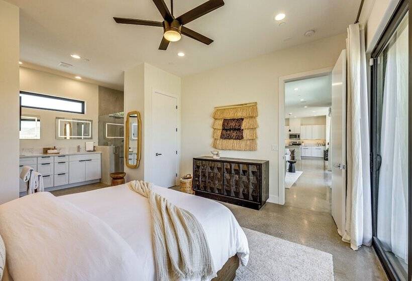 ~ 10 Mi To Joshua Tree: Luxe Yucca Valley Home