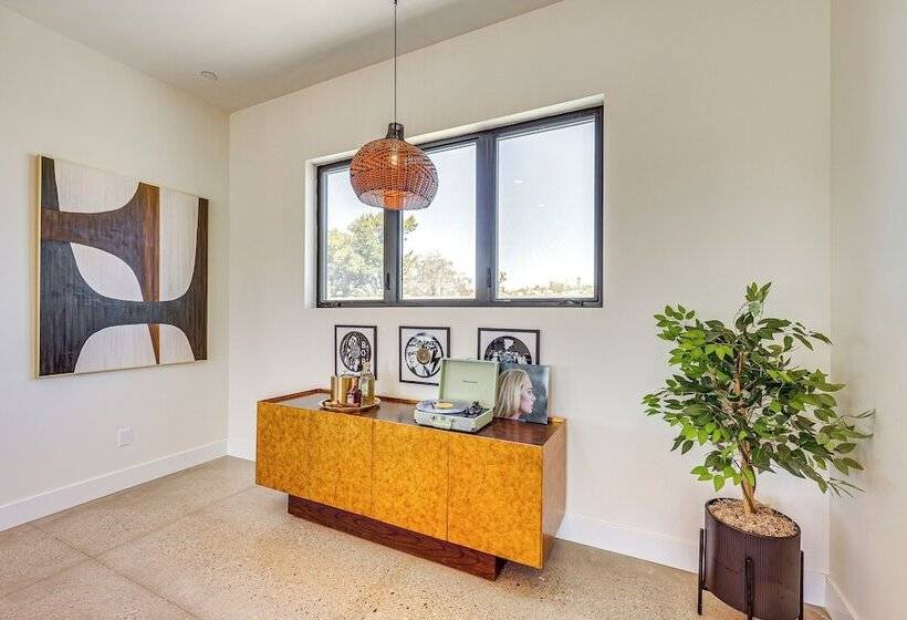 ~ 10 Mi To Joshua Tree: Luxe Yucca Valley Home