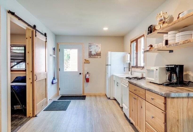 Oneida County Cabin W/ Private Dock & Rowboat!