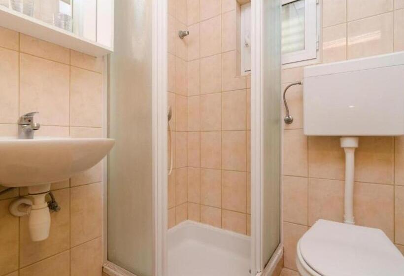 פנסיון Guest House Sobra 38