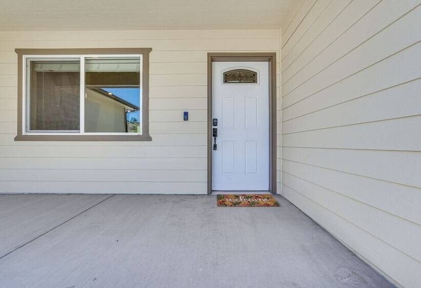 Pet Friendly Klamath Falls Home W/ Private Yard!
