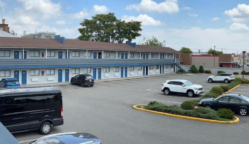 Ritz Motel