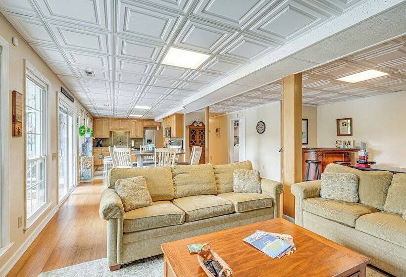 Smith Mountain Lake Cottage W/ Dock + Fire Pit!