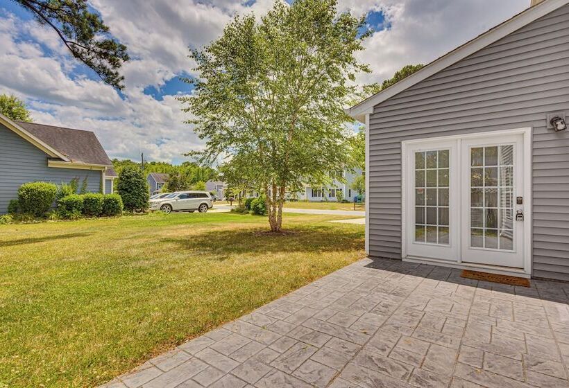 10 Mi To Norfolk: Chesapeake Haven W/ Yard!