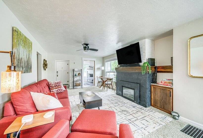 Updated Spokane Home W/ Furnished Patio Near Dtwn!