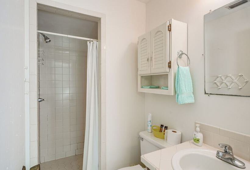 Welcoming Bartow Home Near Family Attractions!