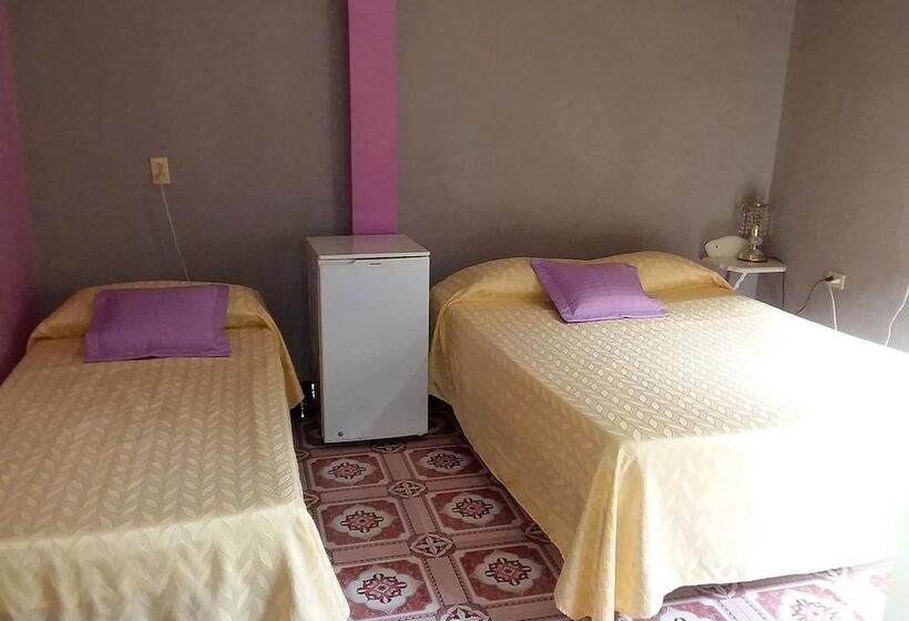 Hostal Paradisus