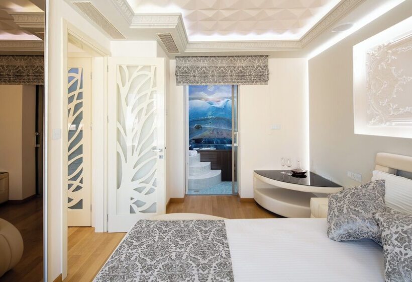 هتل Demani President Suites