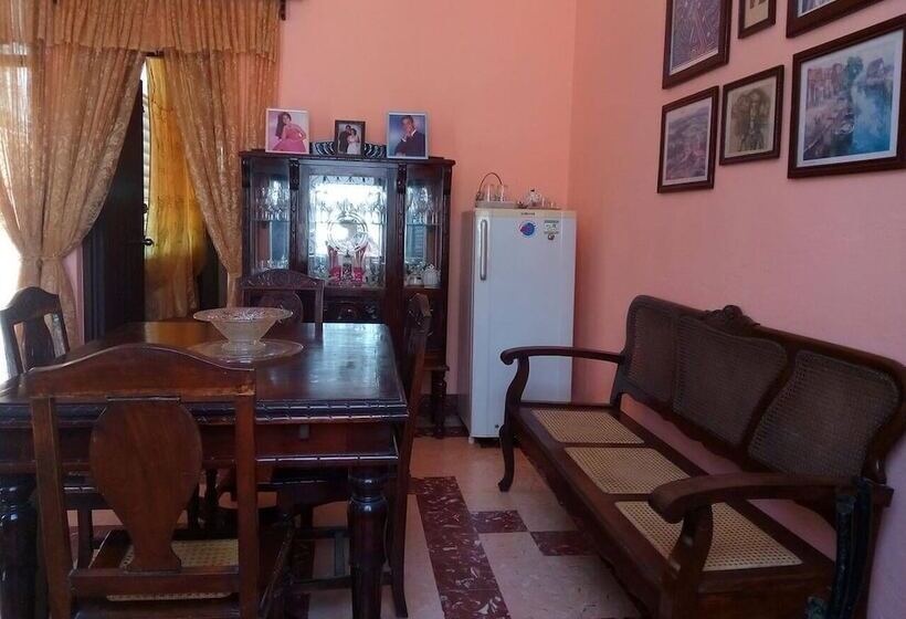 پانسیون Hostal Aday Y Orlando Cienfuegos