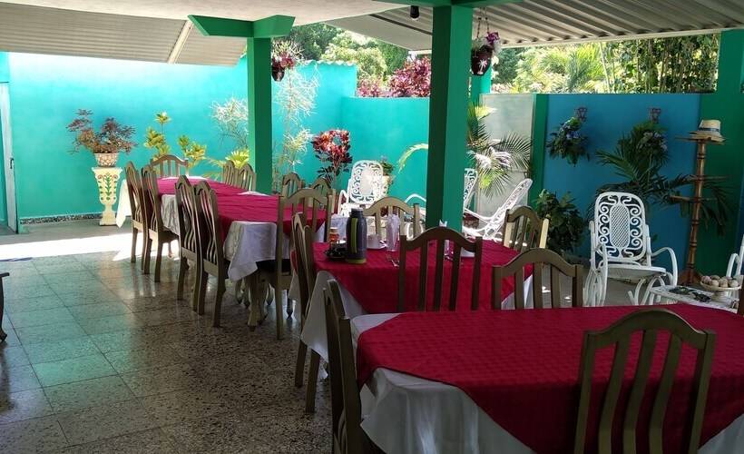 پانسیون Hostal Aida Y Miguel