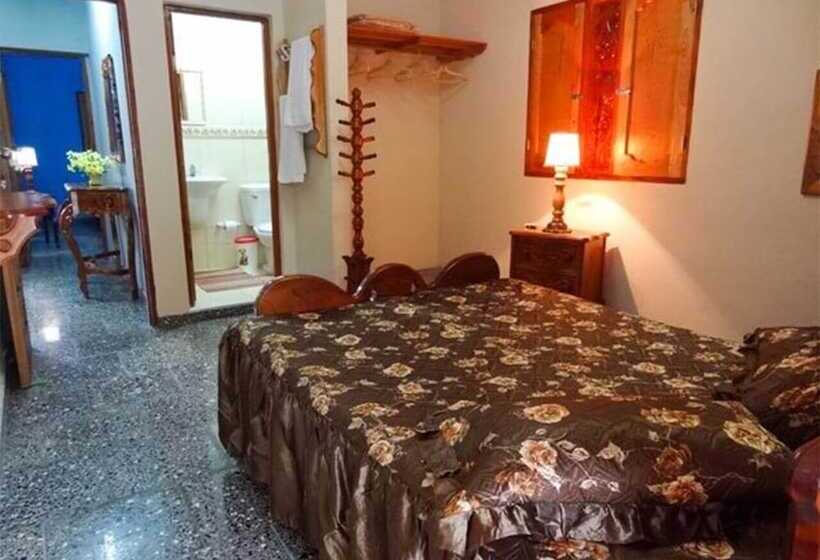 پانسیون Hostal La Colonial Candelaria