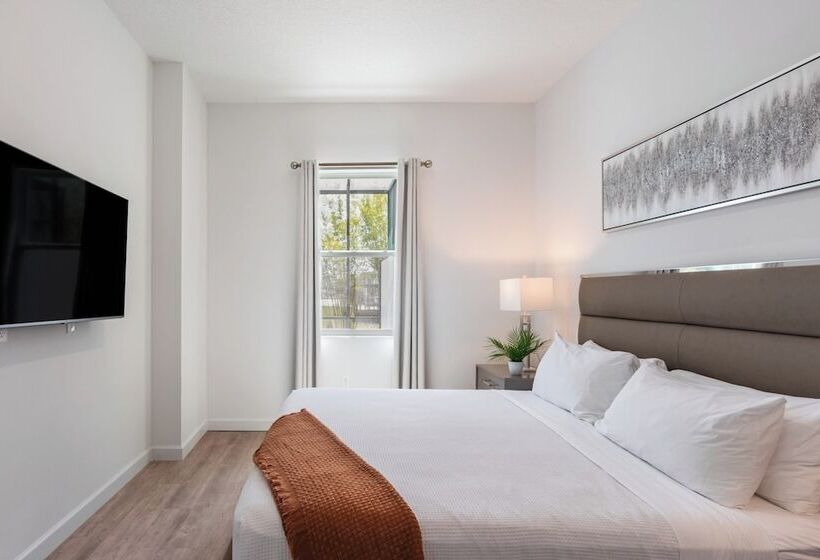 Radiant Realm   Avantstay 30mins To Disney + Private Pool