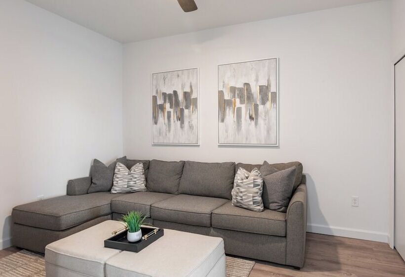 Radiant Realm   Avantstay 30mins To Disney + Private Pool