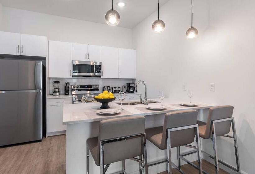 Radiant Realm   Avantstay 30mins To Disney + Private Pool
