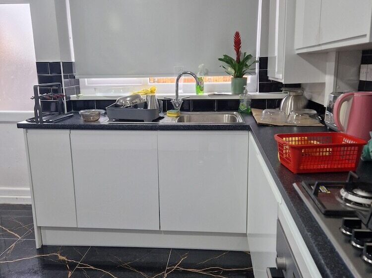 اقامتگاه Birmingham Blissful House