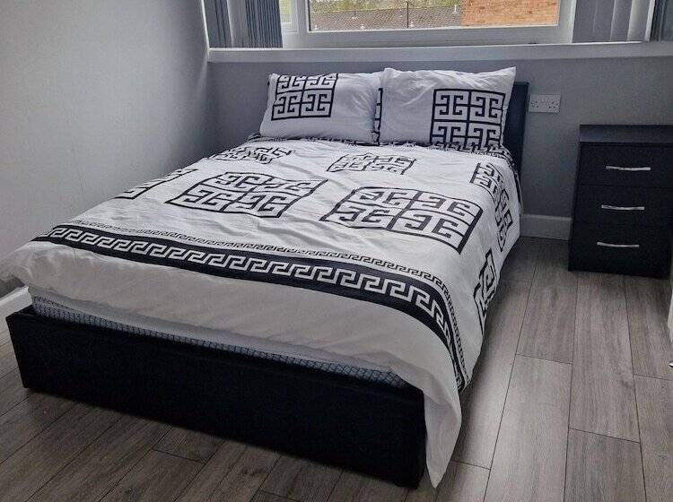اقامتگاه Birmingham Blissful House
