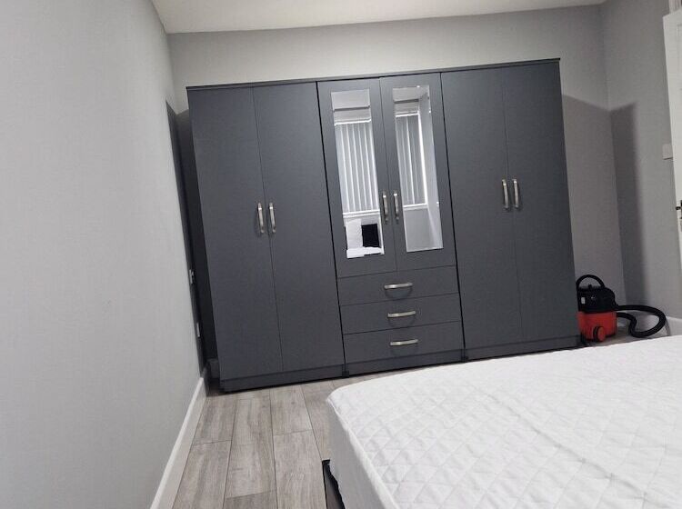 اقامتگاه Birmingham Blissful House